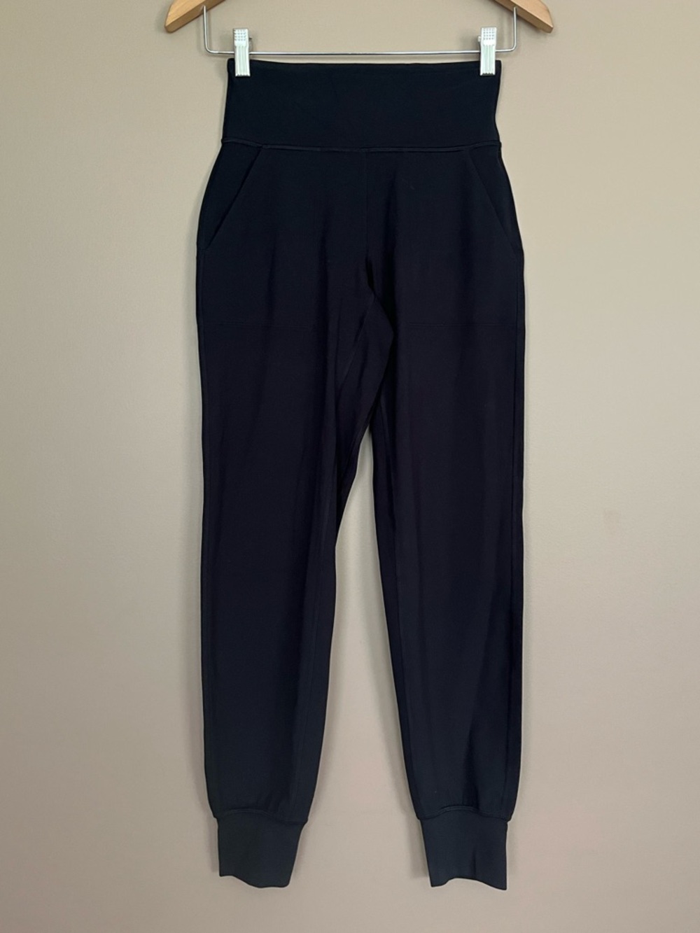 {Lululemon} Align Jogger 28" in Black - Womens 4